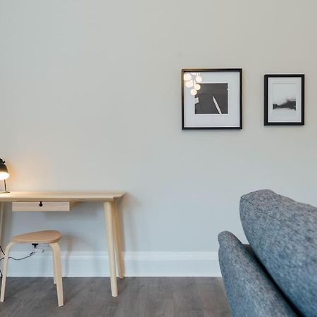 Stylish Stirling Apartment - Free Parking エクステリア 写真