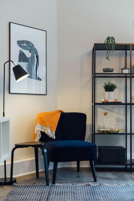 Stylish Stirling Apartment - Free Parking エクステリア 写真