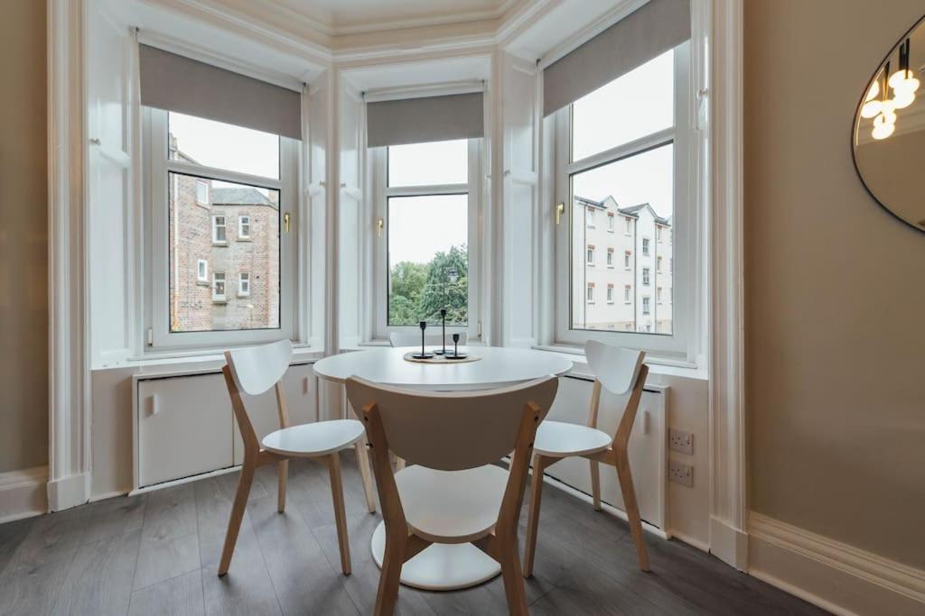 Stylish Stirling Apartment - Free Parking エクステリア 写真