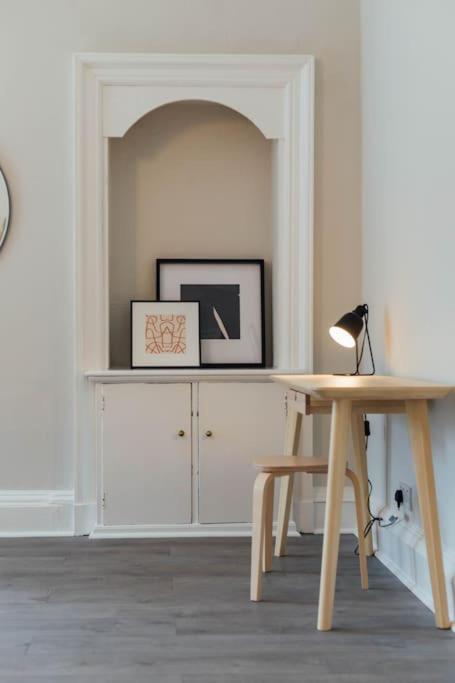 Stylish Stirling Apartment - Free Parking エクステリア 写真