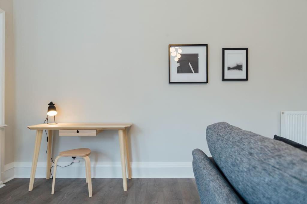 Stylish Stirling Apartment - Free Parking エクステリア 写真