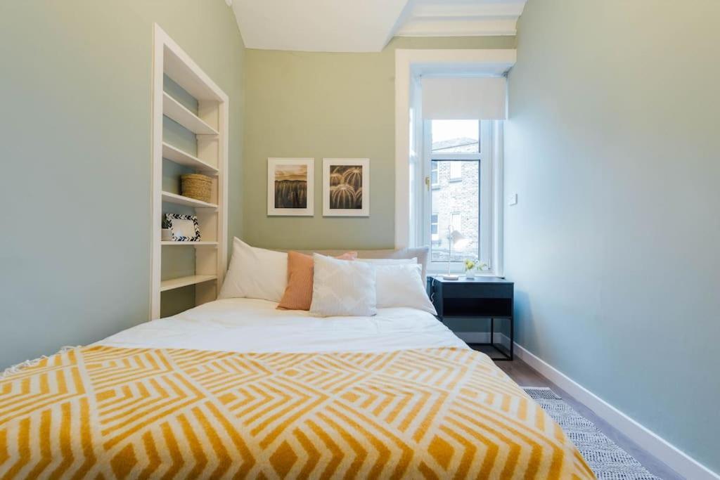 Stylish Stirling Apartment - Free Parking エクステリア 写真
