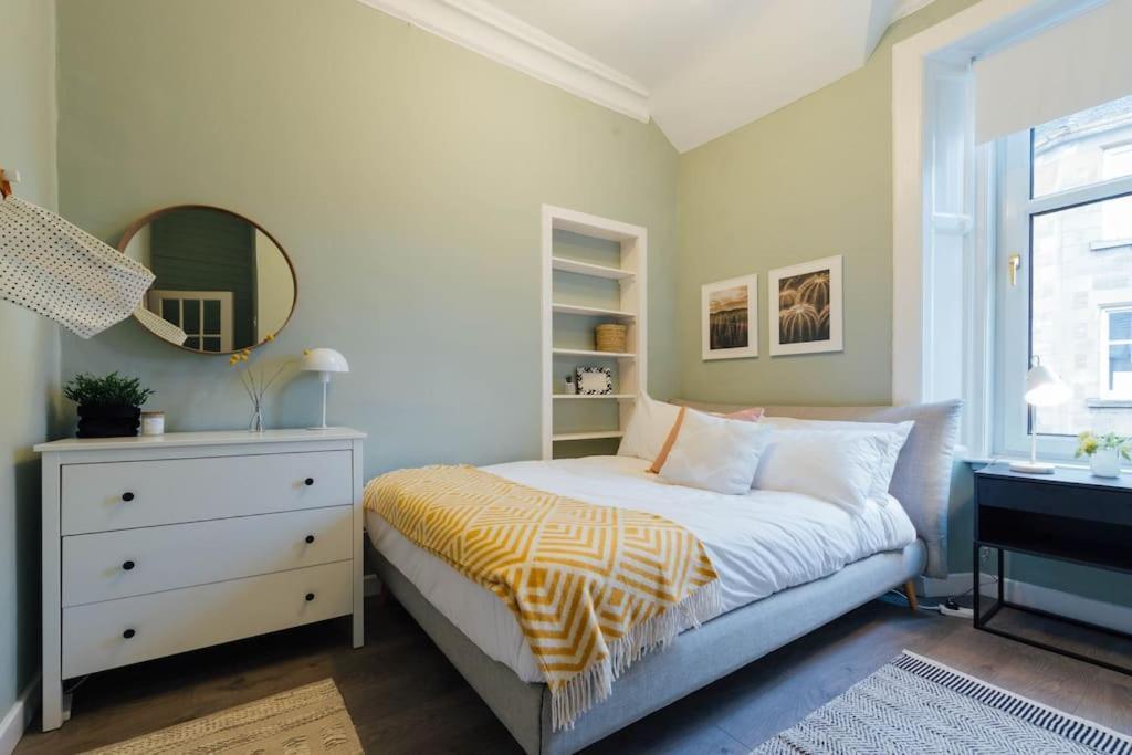 Stylish Stirling Apartment - Free Parking エクステリア 写真